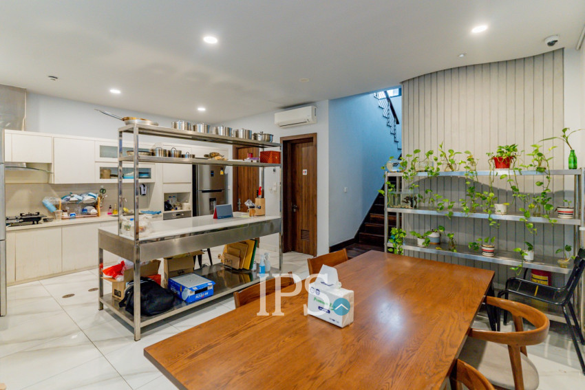 6 Bedrooms Villa For Sale- Residence 90,  Boeung Kak 1,  Phnom Penh