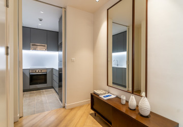 1 Bedroom Serviced Apartment For Rent - Wat Phnom, Phnom Penh thumbnail