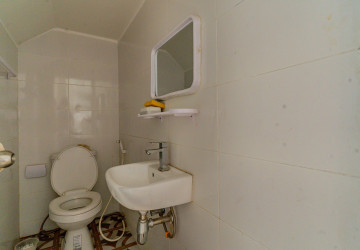 Double-Storey Link House For Sale - Preak Leab, Chroy Changvar, Phnom Penh thumbnail