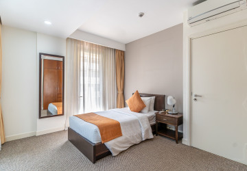 3 Bedroom Serviced Apartment For Rent - Wat Phnom, Phnom Penh thumbnail