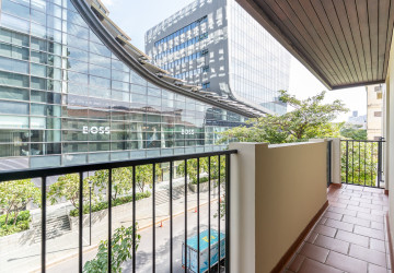 3 Bedroom Serviced Apartment For Rent - Wat Phnom, Phnom Penh thumbnail