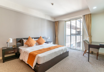 3 Bedroom Serviced Apartment For Rent - Wat Phnom, Phnom Penh thumbnail