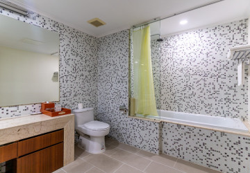 3 Bedroom Serviced Apartment For Rent - Wat Phnom, Phnom Penh thumbnail