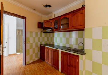 5 Storey Building For Sale -Phsar Daeum Thkov, Chamkarmon, Phnom Penh thumbnail