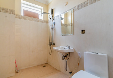 5 Storey Building For Sale -Phsar Daeum Thkov, Chamkarmon, Phnom Penh thumbnail