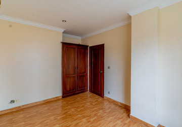 5 Storey Building For Sale -Phsar Daeum Thkov, Chamkarmon, Phnom Penh thumbnail