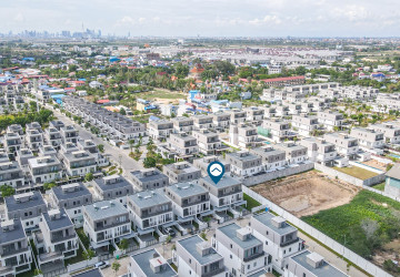 4 Bedroom Villa Plus Touch Type B For Rent - Borey Chankiri, Preaek Kampues, Phnom Penh thumbnail