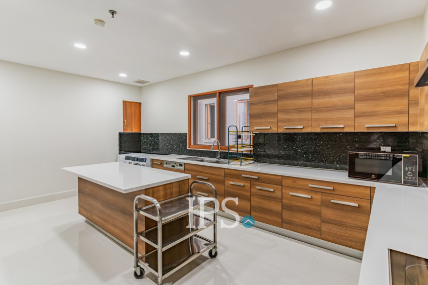 3 Bedroom Serviced Penthouse Apartment For Rent - BKK1, Phnom Penh