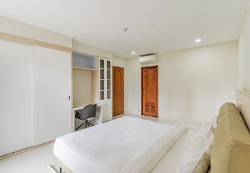 3 Bedroom Serviced Penthouse Apartment For Rent - BKK1, Phnom Penh thumbnail