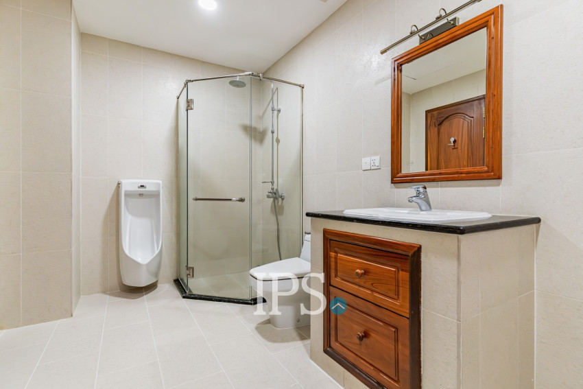 3 Bedroom Serviced Penthouse Apartment For Rent - BKK1, Phnom Penh