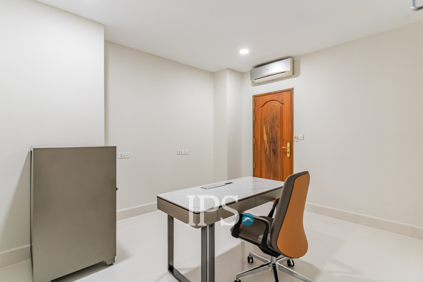 3 Bedroom Serviced Penthouse Apartment For Rent - BKK1, Phnom Penh