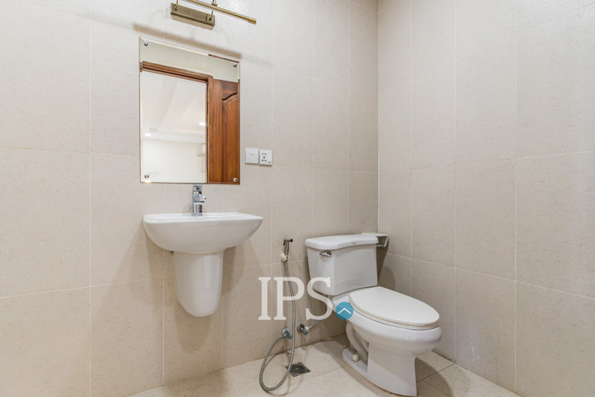 3 Bedroom Serviced Penthouse Apartment For Rent - BKK1, Phnom Penh