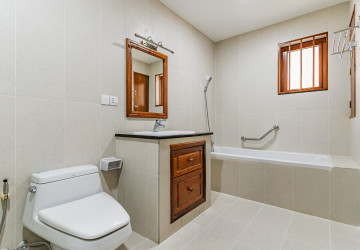 3 Bedroom Serviced Penthouse Apartment For Rent - BKK1, Phnom Penh thumbnail