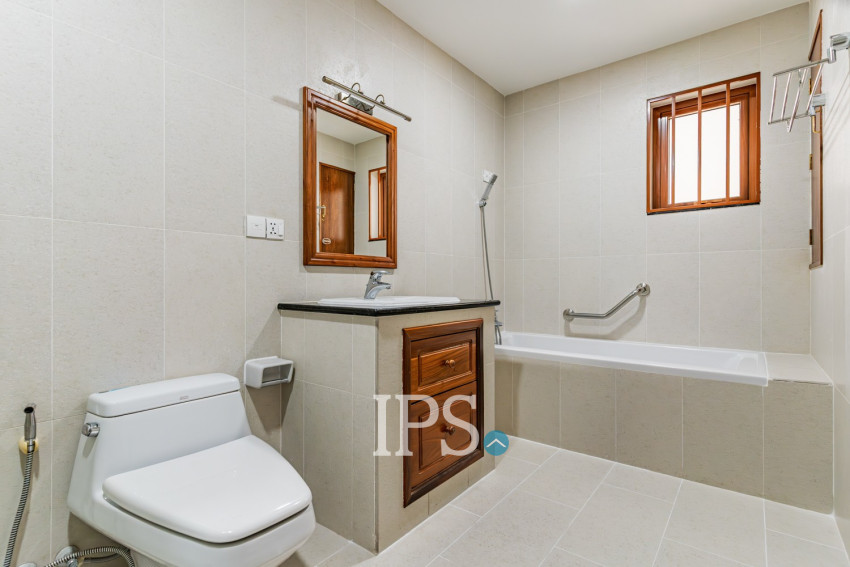 3 Bedroom Serviced Penthouse Apartment For Rent - BKK1, Phnom Penh