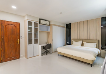 3 Bedroom Serviced Penthouse Apartment For Rent - BKK1, Phnom Penh thumbnail