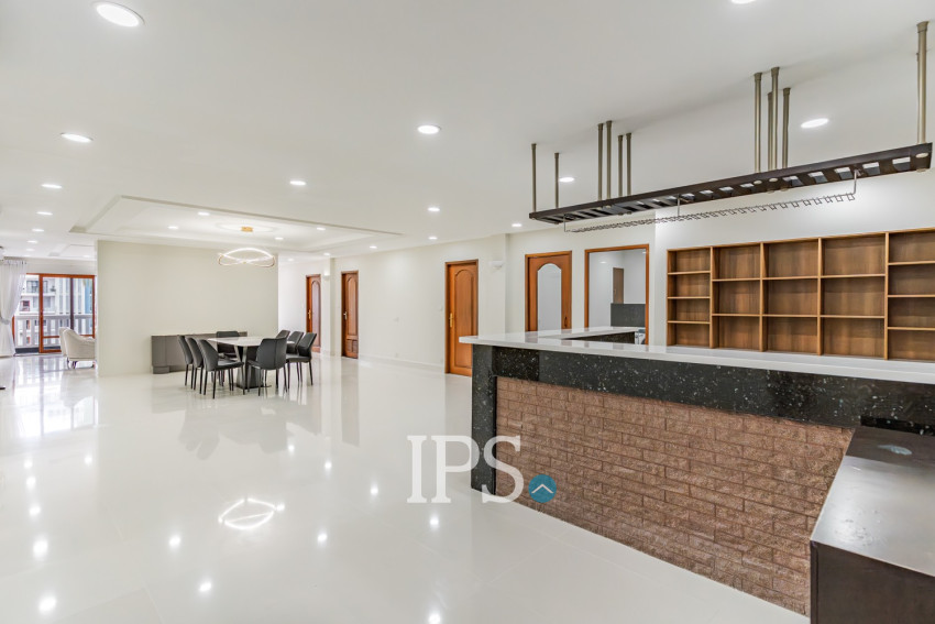 3 Bedroom Serviced Penthouse Apartment For Rent - BKK1, Phnom Penh