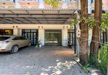 4 Bedroom Shophouse For Rent - Kouk Chak, Siem Reap thumbnail