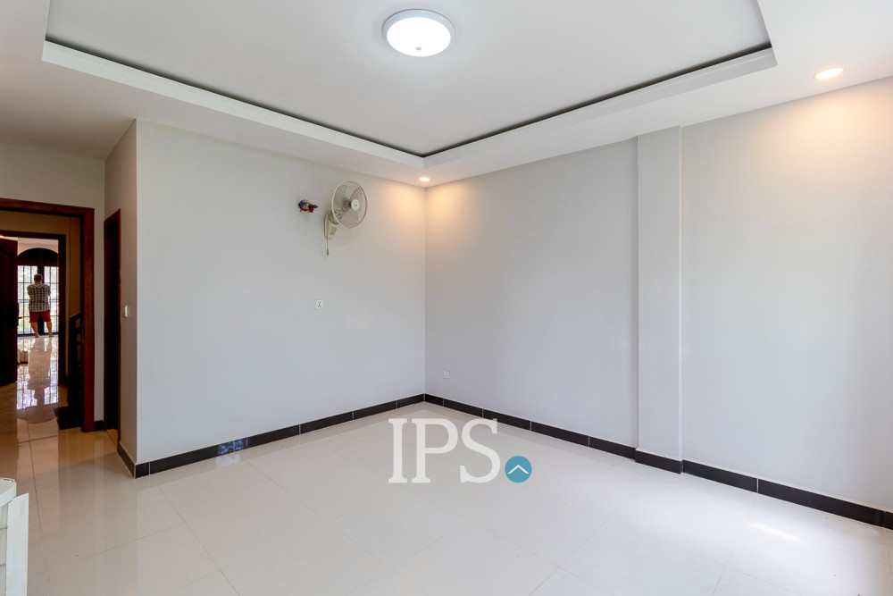 4 Bedroom Shophouse For Rent - Kouk Chak, Siem Reap - Image 11