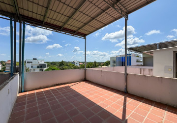 4 Bedroom Shophouse For Rent - Kouk Chak, Siem Reap thumbnail