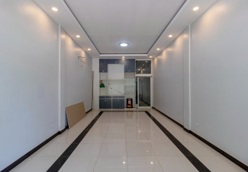 4 Bedroom Shophouse For Rent - Kouk Chak, Siem Reap thumbnail