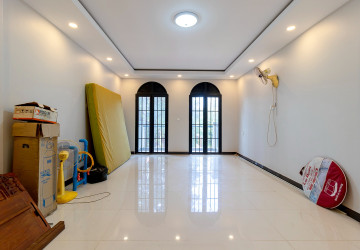 4 Bedroom Shophouse For Rent - Kouk Chak, Siem Reap thumbnail