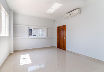 80 Sqm Shophouse For Rent - Srah Chork, Phnom Penh thumbnail