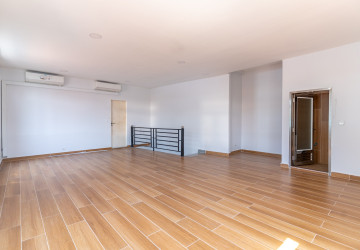 80 Sqm Shophouse For Rent - Srah Chork, Phnom Penh thumbnail