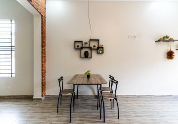 3 Bedroom Villa For Rent - Sangkat Siem Reap, Siem Reap thumbnail