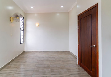 3 Bedroom Villa For Rent - Sangkat Siem Reap, Siem Reap thumbnail