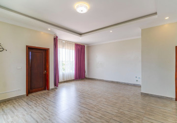 3 Bedroom Villa For Rent - Sangkat Siem Reap, Siem Reap thumbnail