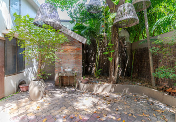 366 Sqm Retail Space For Rent - Sala Kamreuk, Siem Reap thumbnail