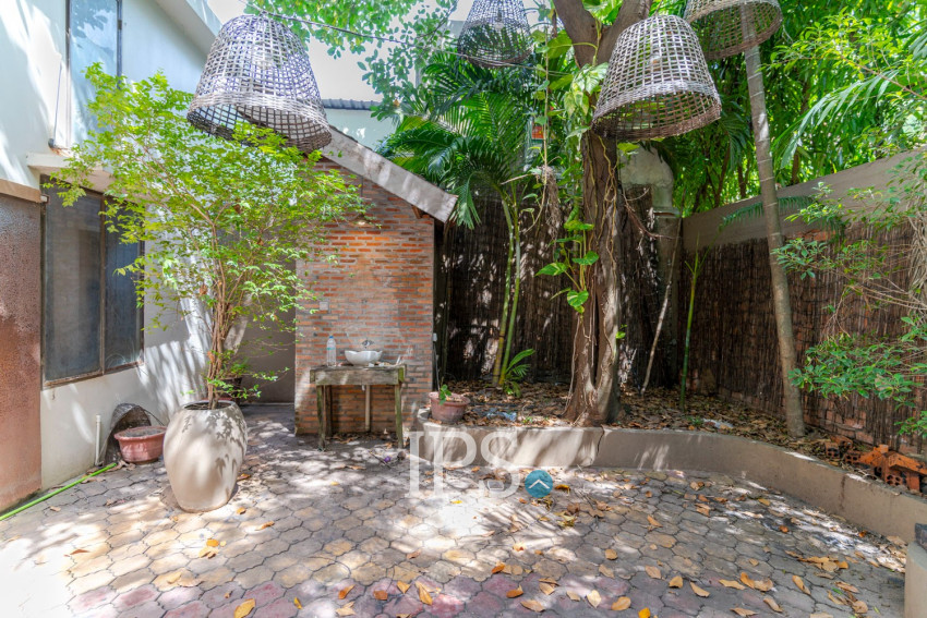 366 Sqm Retail Space For Rent - Sala Kamreuk, Siem Reap