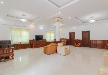 7 Bedroom House For Rent - Svay Dangkum, Siem Reap thumbnail