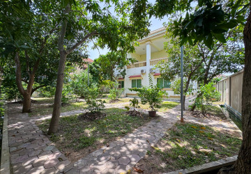 7 Bedroom House For Rent - Svay Dangkum, Siem Reap thumbnail