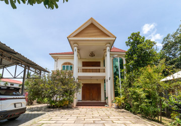 7 Bedroom House For Rent - Svay Dangkum, Siem Reap thumbnail