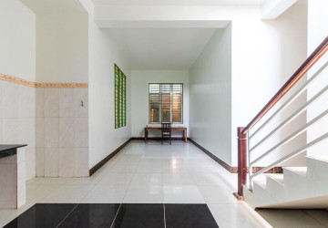 3 Bedroom House For Rent - Sangkat Siem Reap, Siem Reap thumbnail