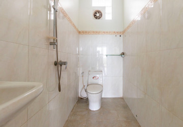 3 Bedroom House For Rent - Sangkat Siem Reap, Siem Reap thumbnail