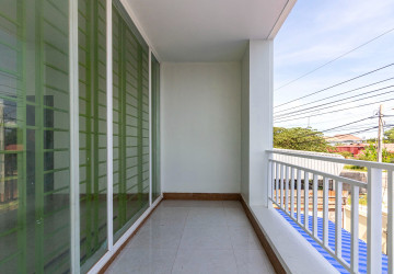 3 Bedroom House For Rent - Sangkat Siem Reap, Siem Reap thumbnail