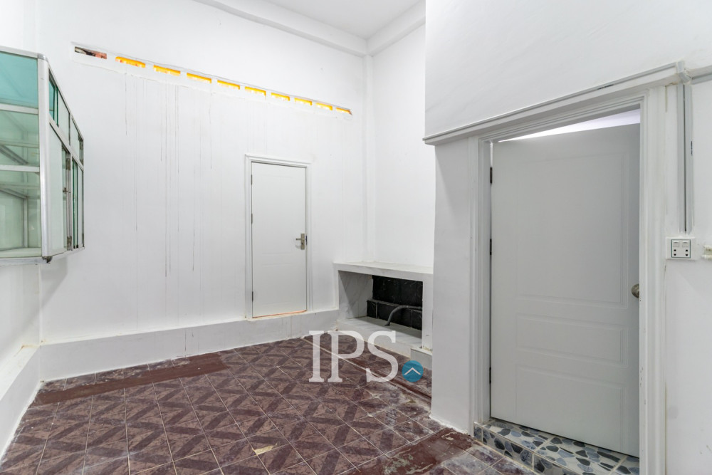 303 Sqm Commercial Building For Rent - Daun Penh, Phnom Penh - Image 6