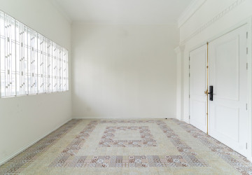 303 Sqm Commercial Building For Rent - Daun Penh, Phnom Penh thumbnail