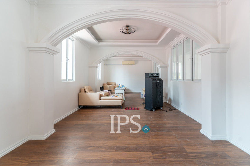 303 Sqm Commercial Building For Rent - Daun Penh, Phnom Penh