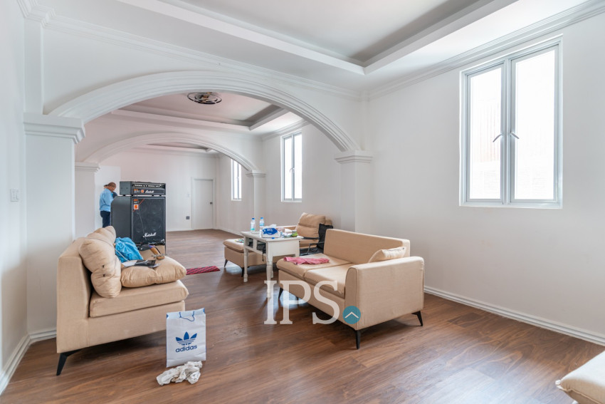 303 Sqm Commercial Building For Rent - Daun Penh, Phnom Penh