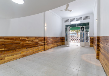 303 Sqm Commercial Building For Rent - Daun Penh, Phnom Penh thumbnail