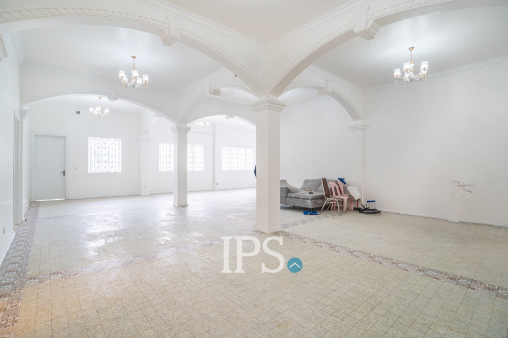 303 Sqm Commercial Building For Rent - Daun Penh, Phnom Penh - Image 13