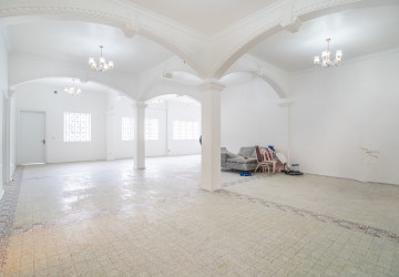 303 Sqm Commercial Building For Rent - Daun Penh, Phnom Penh thumbnail