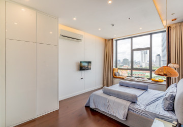 8th Floor 2 Bedroom Condo For Sale - Peninsula Residence, Chroy Changvar, Phnom Penh thumbnail