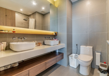 8th Floor 2 Bedroom Condo For Sale - Peninsula Residence, Chroy Changvar, Phnom Penh thumbnail