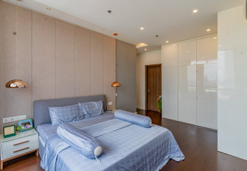 8th Floor 2 Bedroom Condo For Sale - Peninsula Residence, Chroy Changvar, Phnom Penh thumbnail