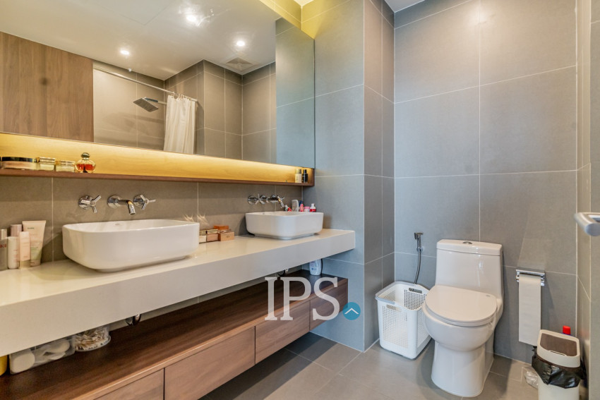 8th Floor 2 Bedroom Condo For Sale - Peninsula Residence, Chroy Changvar, Phnom Penh