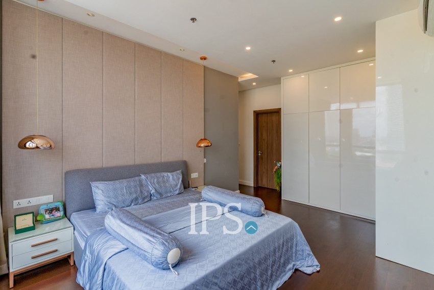 8th Floor 2 Bedroom Condo For Sale - Peninsula Residence, Chroy Changvar, Phnom Penh